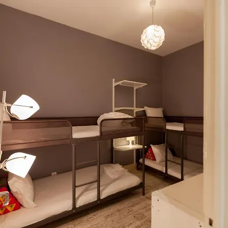 Flh Madragoa Flat With Art And Terrace * 리스본