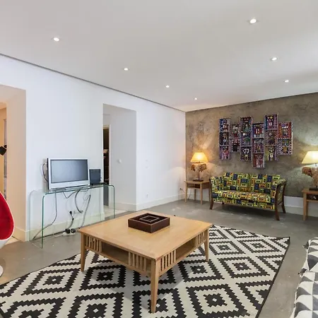 Flh Madragoa Flat With Art And Terrace 아파트 *