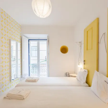 아파트 Flh Madragoa Flat With Art And Terrace