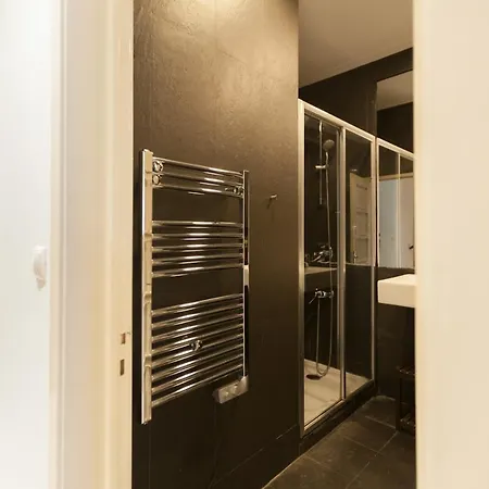 Flh Madragoa Flat With Art And Terrace 리스본